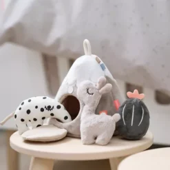 Done By Deer Activiteitenknuffels Verstoppertje - Lalee -Kinderspeelgoed 4823439 done by deer activiteitenknuffels verstoppertje lalee ilovespeelgoed.nl