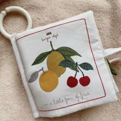 Konges Sløjd Stoffen Boekje Fruit 8 Konges Sløjd Stoffen Boekje Fruit -Kinderspeelgoed konges sl jd stoffen boekje fruit 1