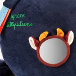 Lilliputiens Activiteitenknuffel Schattenbewaarder Ignace - 110 Cm 11 Lilliputiens Activiteitenknuffel Schattenbewaarder Ignace - 110 Cm -Kinderspeelgoed lilliputiens activiteitenknuffel schattenbewaarder ignace 110 cm 5