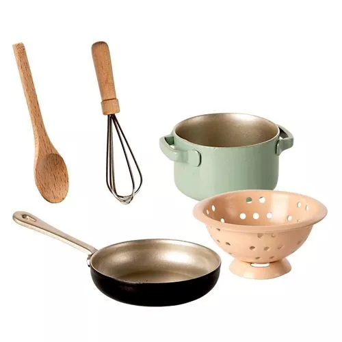 Maileg Poppenhuis Fornuis Met Kookgerei - 8 Cm 5 Maileg Poppenhuis Fornuis Met Kookgerei - 8 Cm - Afbeelding 3