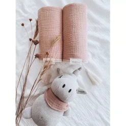 Mrs Ertha Hydrofieldoek En Knuffelrammelaar Eenhoorn - Peach -Kinderspeelgoed mrs ertha hydrofieldoek en knuffelrammelaar eenhoorn peach 1