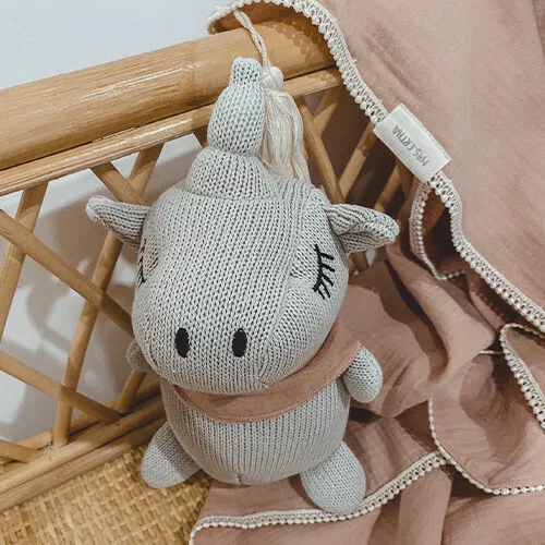 Mrs Ertha Knuffeleenhoorn En Rammelaar - Peach - 23 Cm 7 Mrs Ertha Knuffeleenhoorn En Rammelaar - Peach - 23 Cm - Afbeelding 5