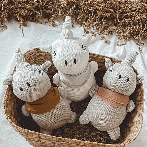 Mrs Ertha Knuffeleenhoorn En Rammelaar - Peanut - 23 Cm 5 Mrs Ertha Knuffeleenhoorn En Rammelaar - Peanut - 23 Cm - Afbeelding 3