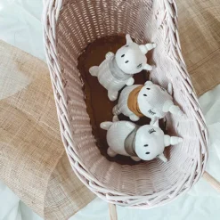 Mrs Ertha Knuffeleenhoorn En Rammelaar - Pearl - 23 Cm -Kinderspeelgoed mrs ertha knuffeleenhoorn en rammelaar pearl 23 cm 8