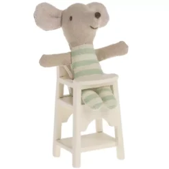 Maileg Poppenhuis Kinderstoel - Off-white - 7 Cm 5 Maileg Poppenhuis Kinderstoel - Off-white - 7 Cm -Kinderspeelgoed poppenhuis kinderstoel1