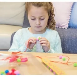 Tiger Tribe Sieraden Ontwerp Kit - Pompons Armbanden -Kinderspeelgoed tiger tribe sieraden ontwerp kit pom pom armbanden ilovespeelgoed34jpg